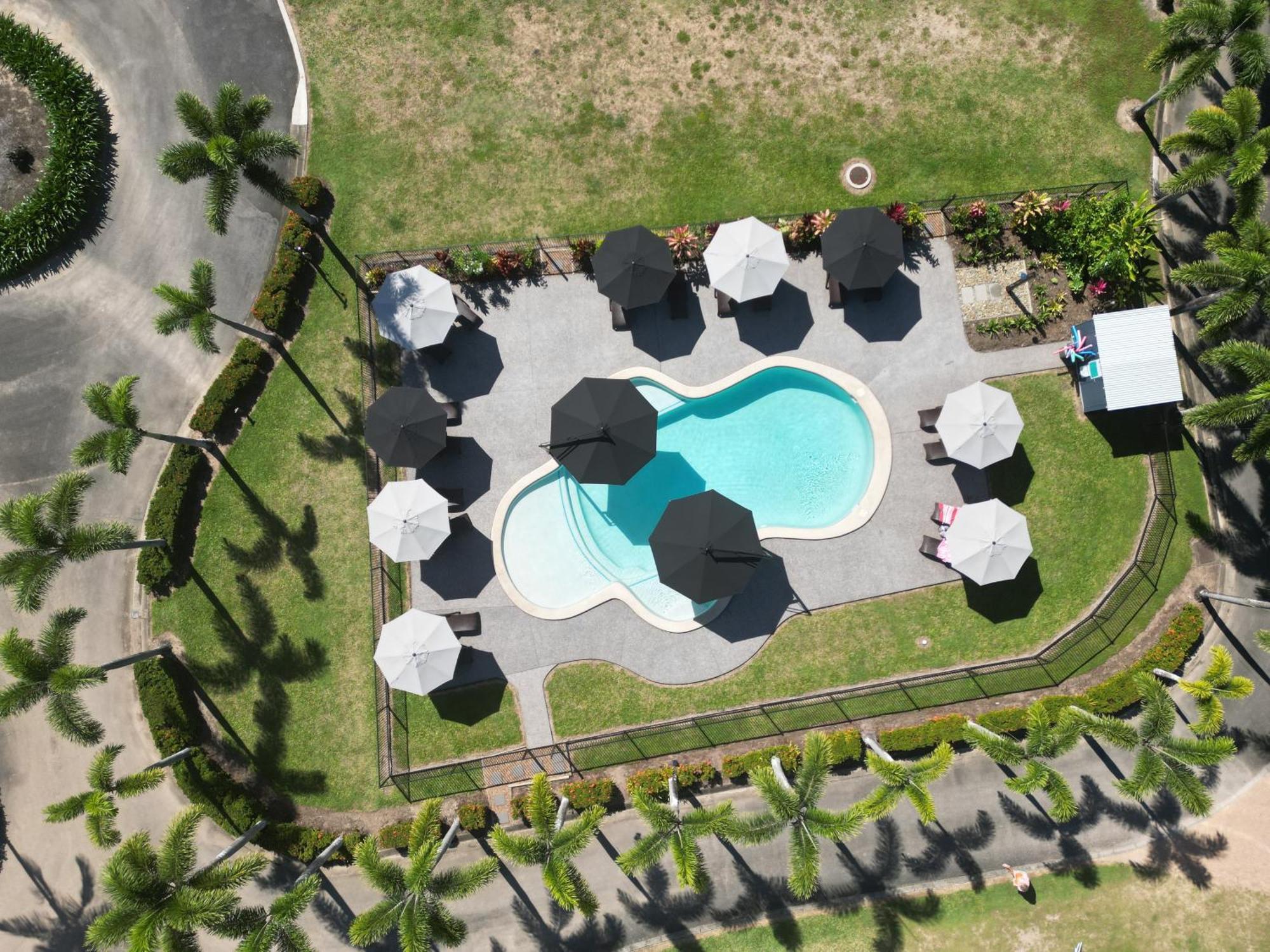 Bali Hai Child Free Holiday Park Mission Beach Exteriör bild
